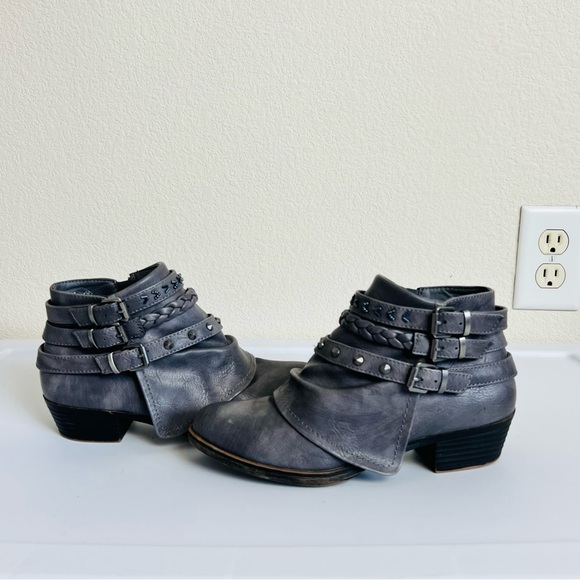 RAMPAGE Terrain Grey Vegan Buckle Harness Studded Embellished Flap Booties - Picture 4 of 10